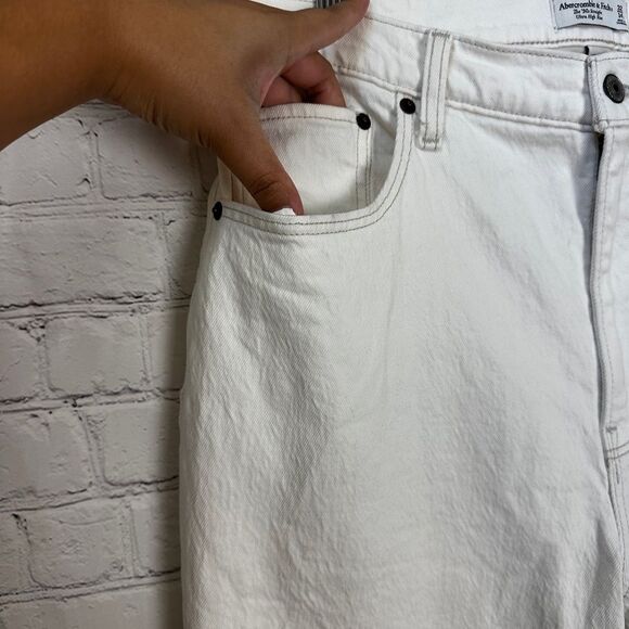 Abercrombie & Fitch Women's Tan Straight Leg Jeans Size 14/32 - Picture 7 of 13